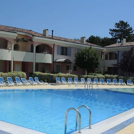 Cozy Flat With Swimming Pool - Beahost Apartment *