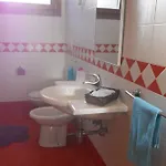 Relaxing Garden Flat With Pool Near The * بيبيوني
