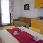 شقة Relaxing Garden Flat With Pool Near The بيبيوني
