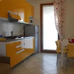 Relaxing Garden Flat With Pool Near The شقة بيبيوني