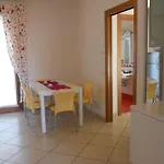 شقة Relaxing Garden Flat With Pool Near The بيبيوني