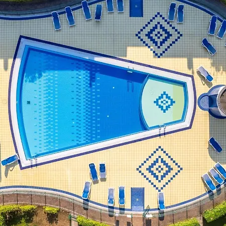 Relaxing Garden Flat With Pool Near The Διαμέρισμα Μπιμπιόνε