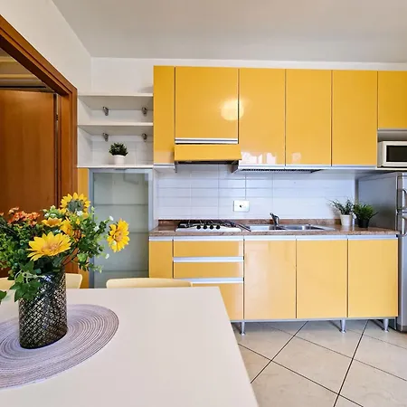Appartement Relaxing Garden Flat With Pool Near The