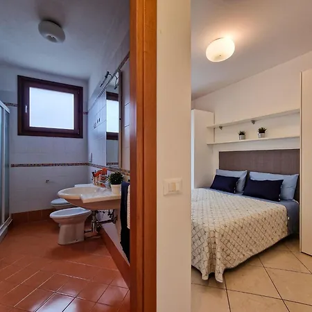 Relaxing Garden Flat With Pool Near The Apartment Bibione