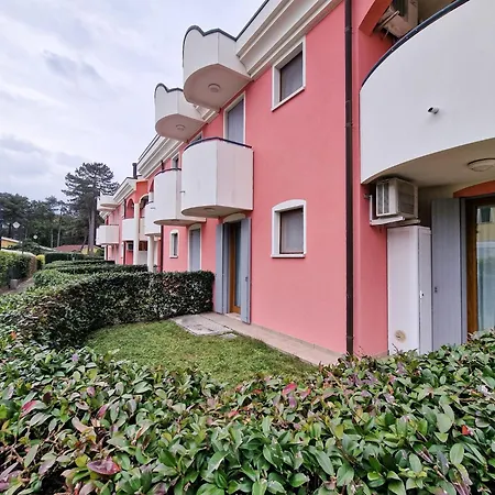 Relaxing Garden Flat With Pool Near The Apartamento *